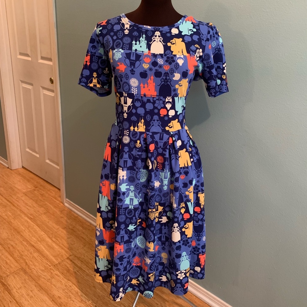 Lularoe Amelia Disney fairytale print EUC, 2XL